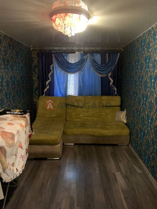 Продам простору 3- кімнатну квартиру