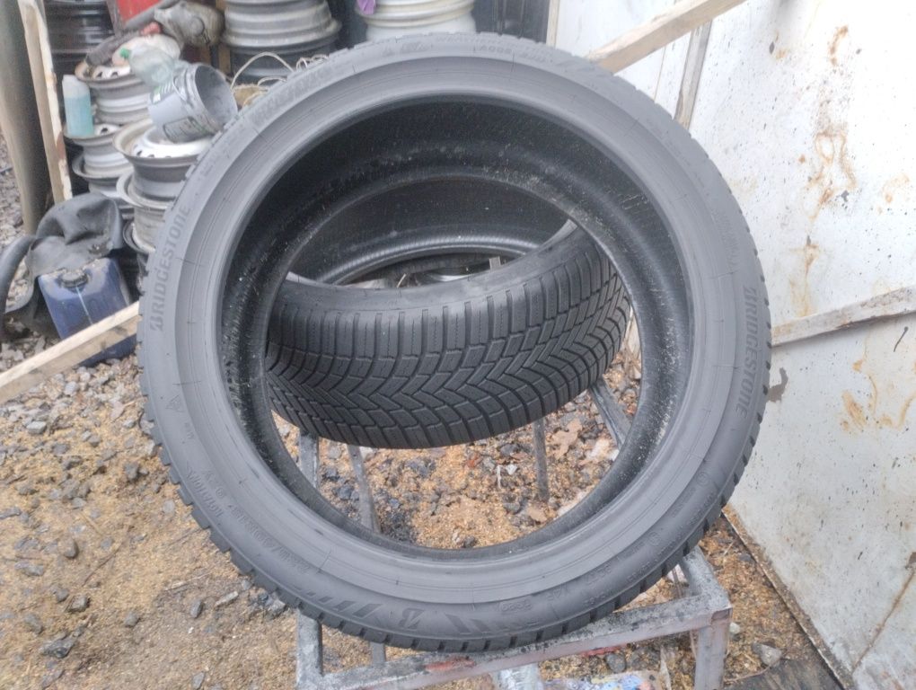 Шини всесезонні б.в. 225/40/18 Bridgestone weather control 23рік