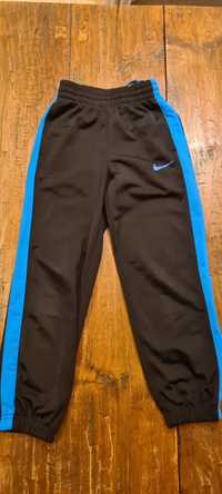 Spodnie Nike na wzrost 122-128cm lub 6-8 latka