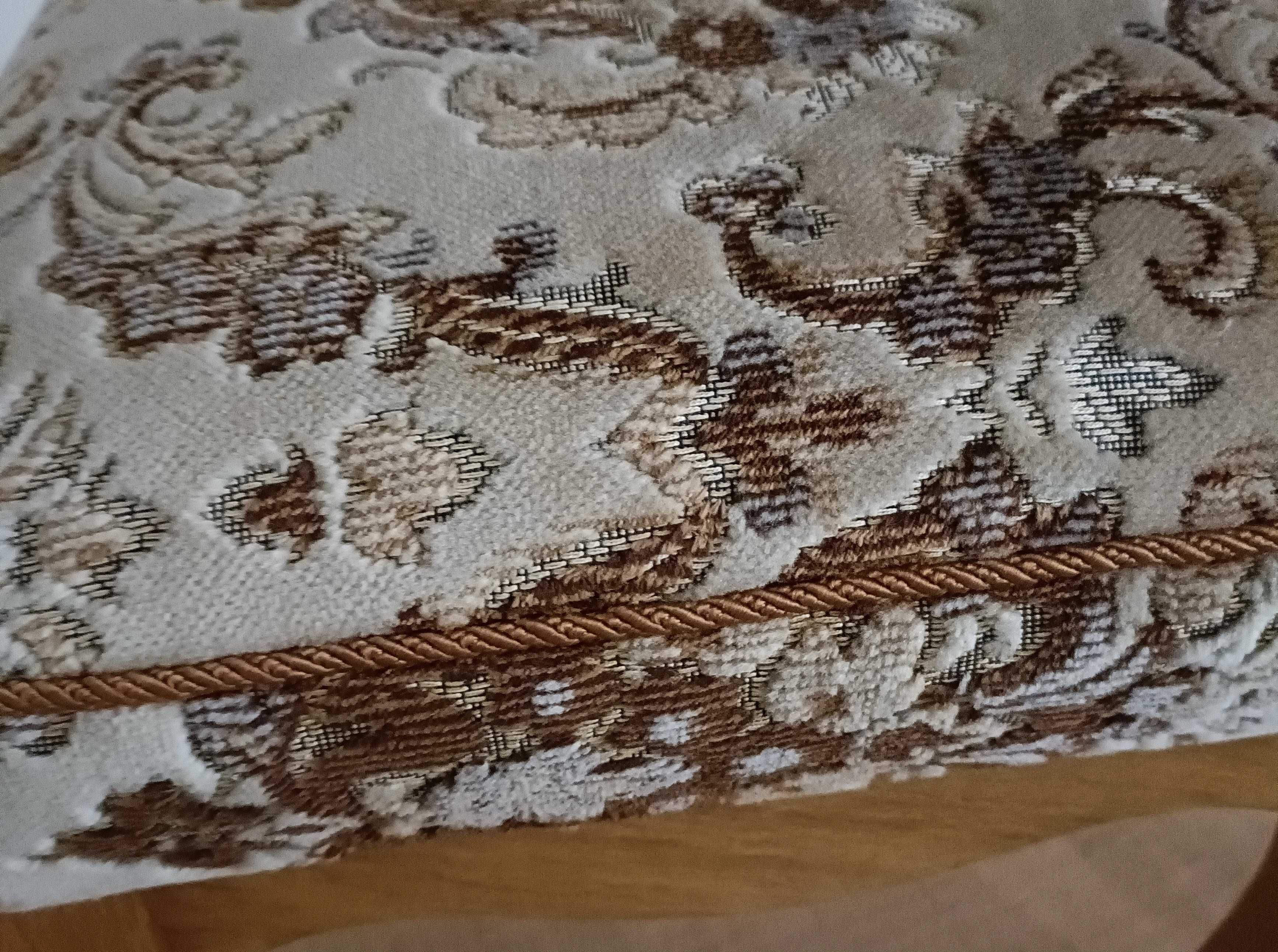 Taboret, pufa Ludwikowska