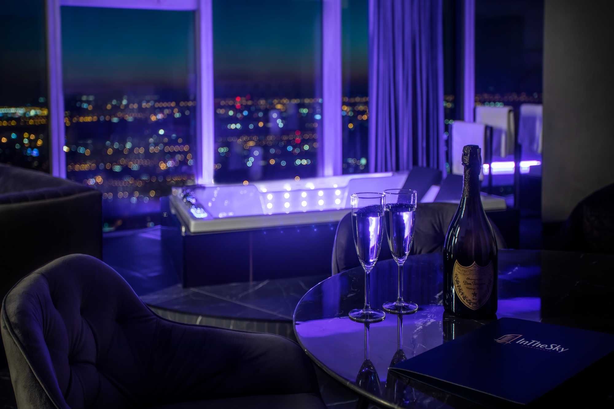 Luksusowy apartament z jacuzzi w Sky Tower