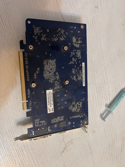 Відеокарта Asus GT 220