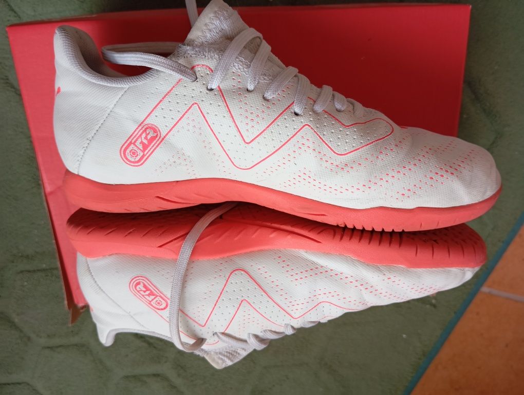 Obuwie buty halówki 35 Puma