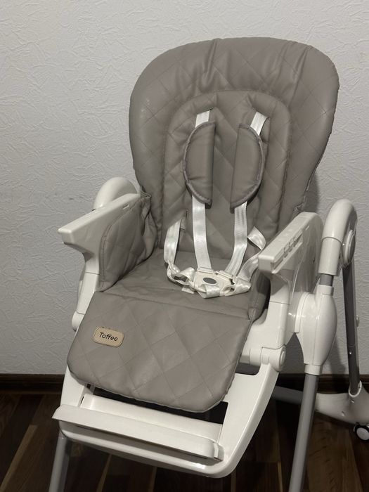 Стульчик для кормления Carrello Toffee