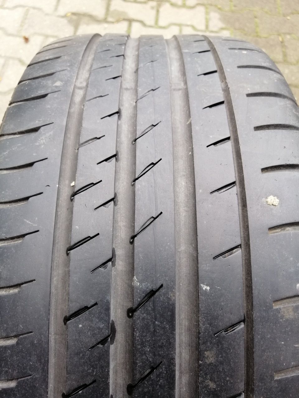 235/40R18 95W Continental ContiSportContact 3