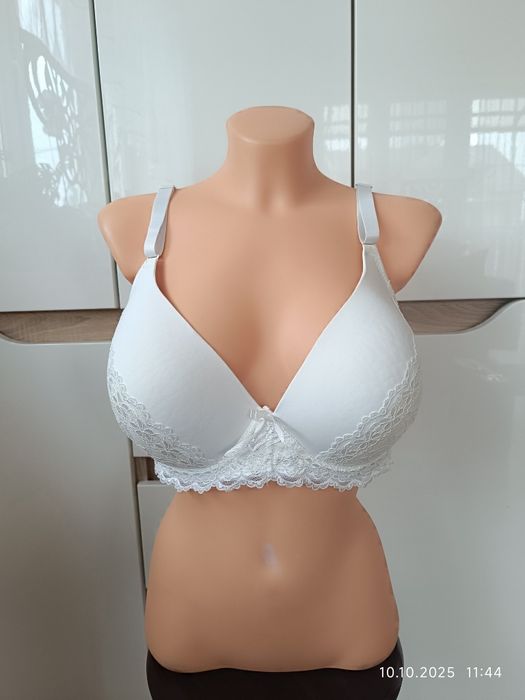 1. Stanik ecru 44/100 D