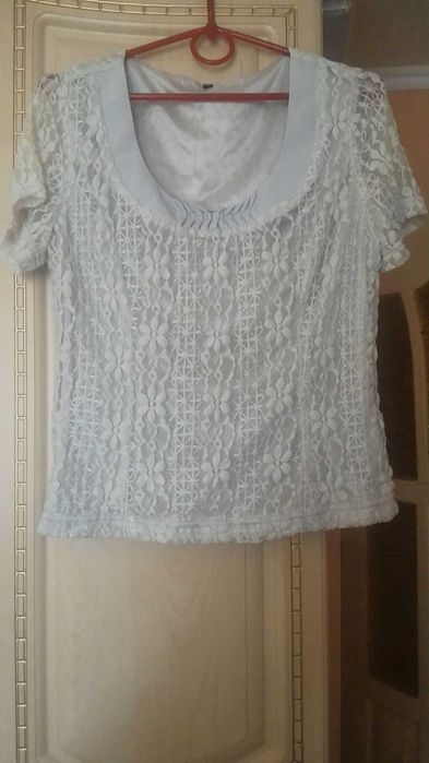 Продам Костюм 4ка 42 р