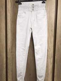 Jeansy białe msara jeansy z cyrkoniami