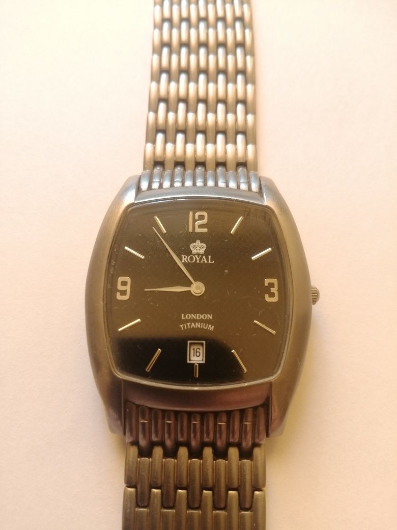 Часы Royal London 4708-03A с титановым корпусом и титановым браслетом