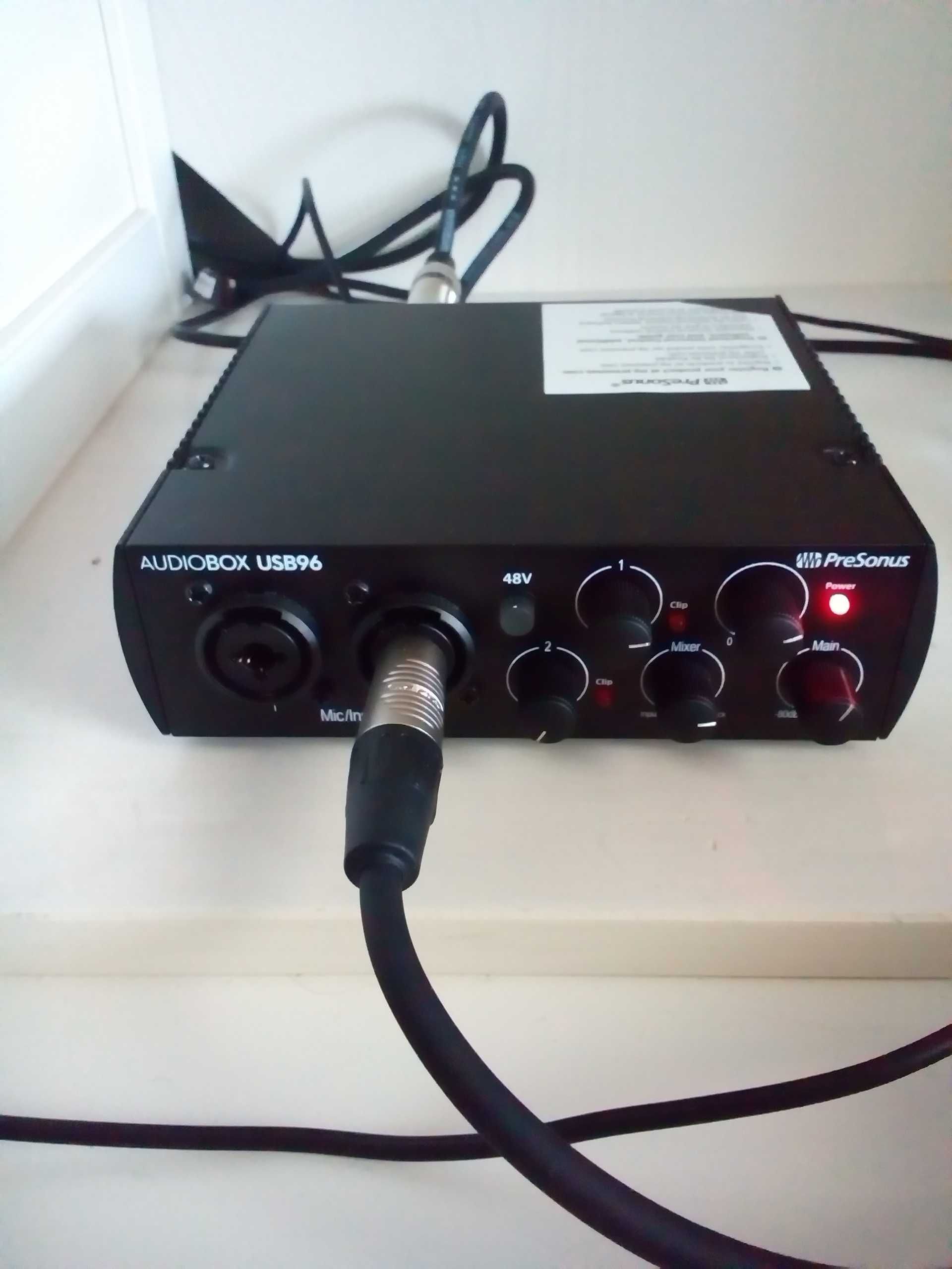 Audio Box  praticamente nova .