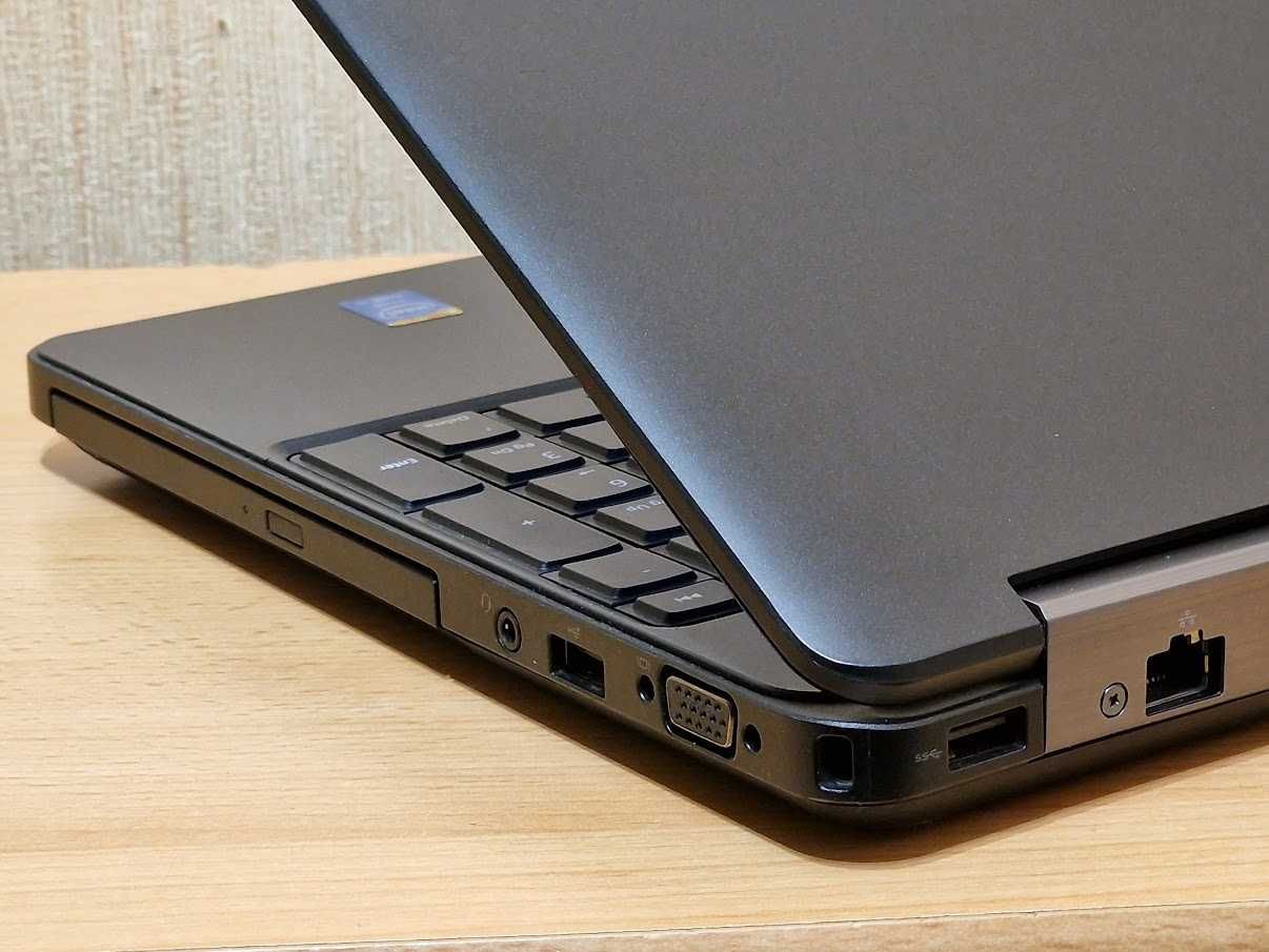 Dell Latitude E5540 чотирьох ядерний Intel Core i3-4010U RAM8 SSD128