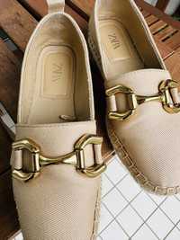 Sapatos Zara como novos, com aplique dourado