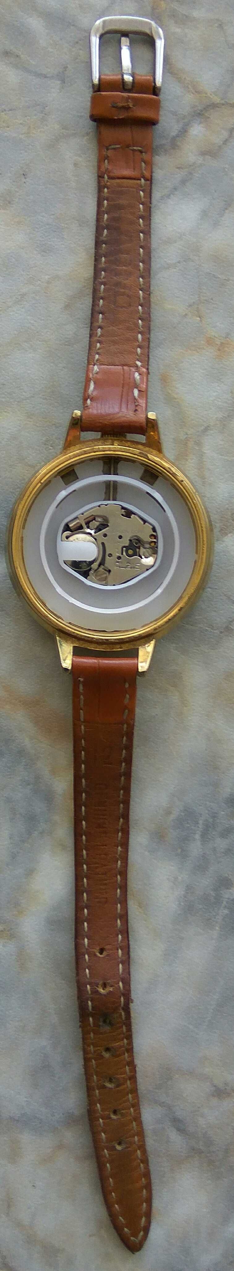 Наручные часы CeCi0194 женские кварцевые б.у.