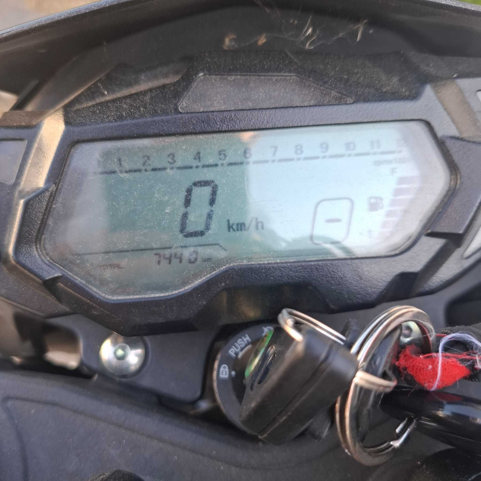 Moto Benelli BN125