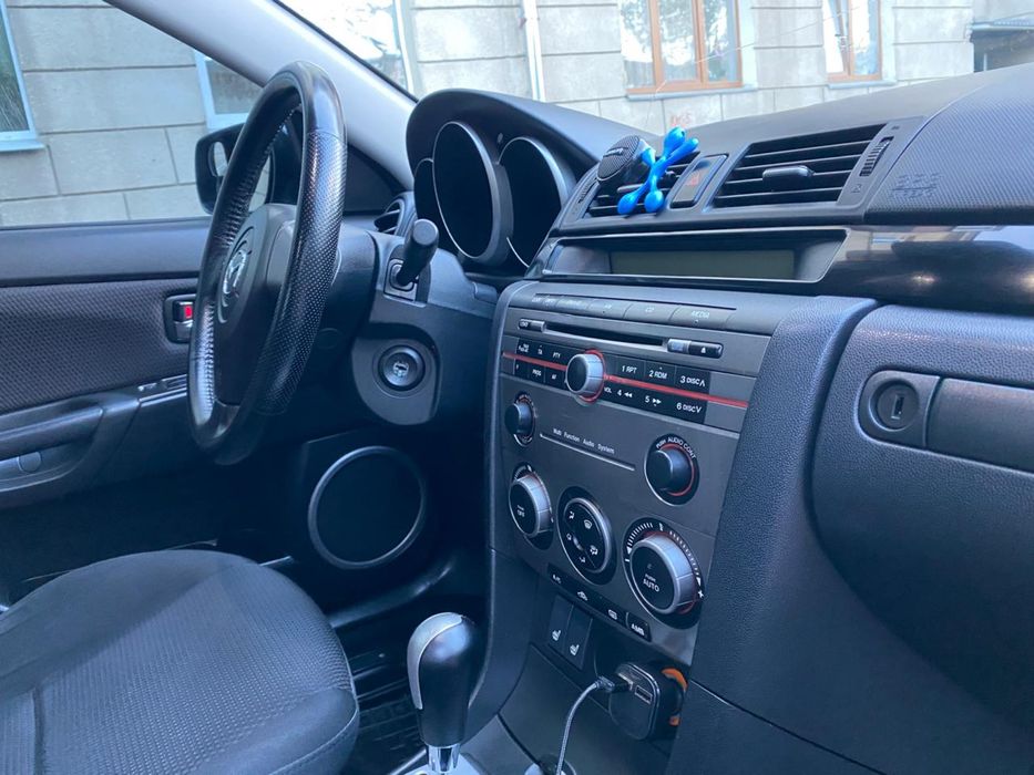 Продам Мазду 3 на автомате