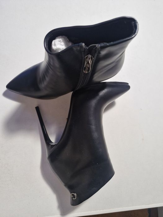 Ботінки на шпильці