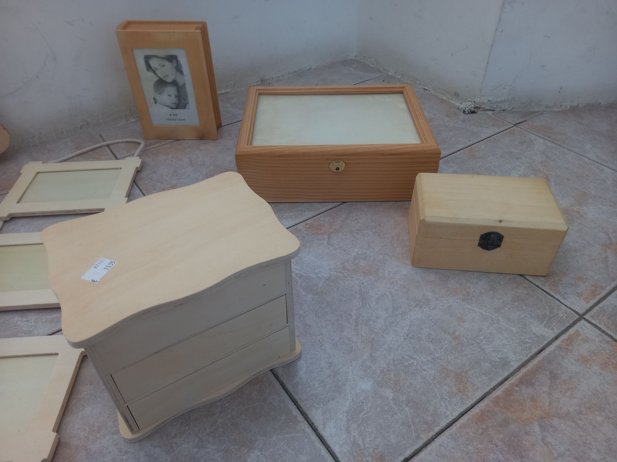 Caixas / Moduras / Decoração em madeira