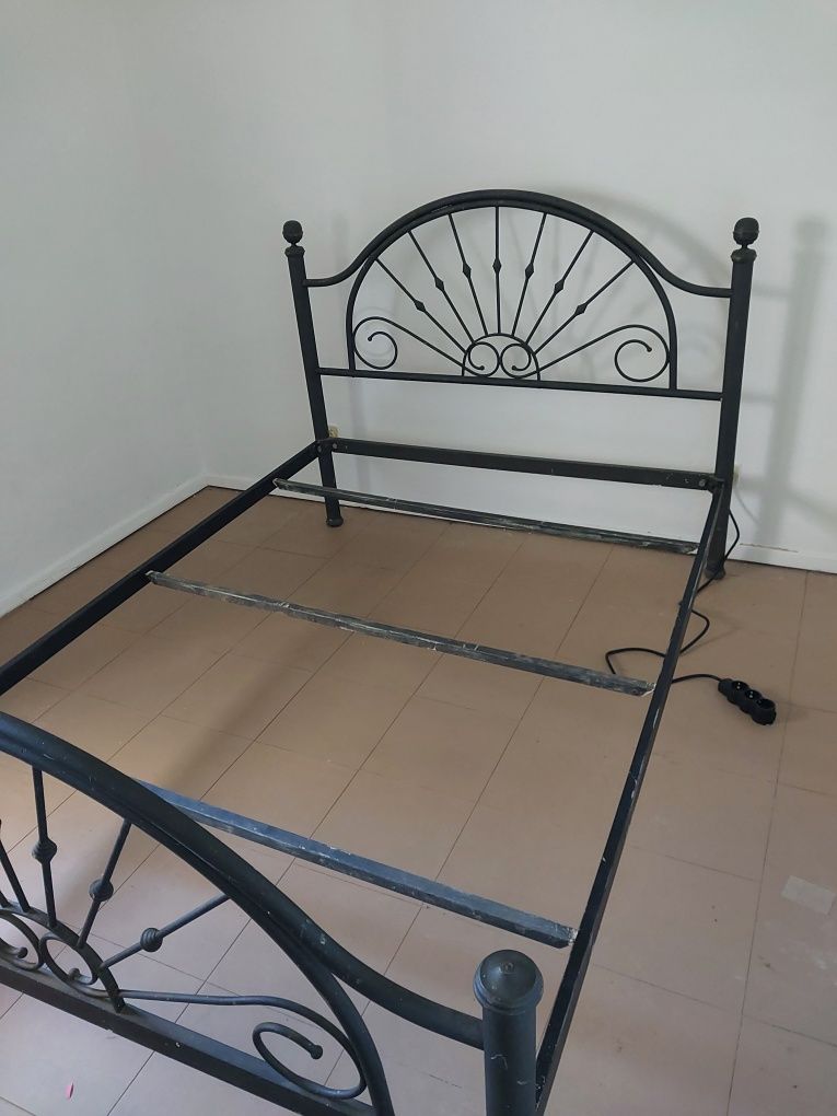 Cama ferro preta