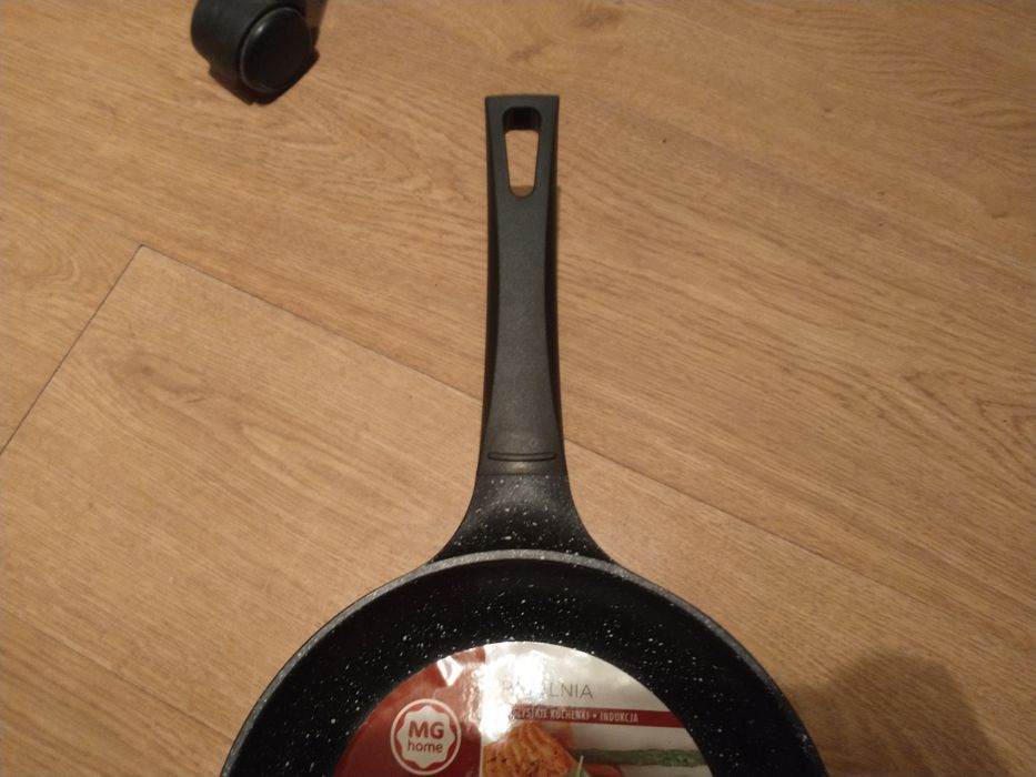 Nowa patelnia średnica 24cm