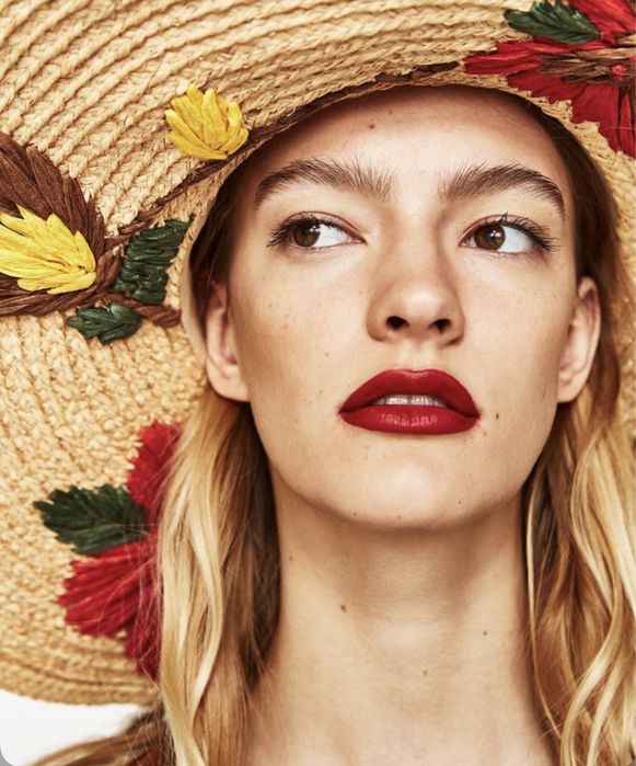 Kapelusz słomiany kwiaty Zara