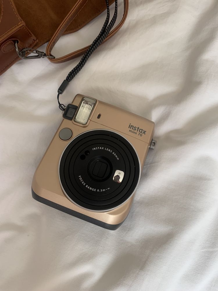 Máquina fotográfica - Instax mini 70