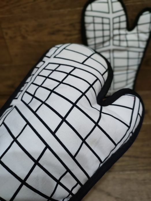 Термостійка рукавиця для захисту рук від високих температур.