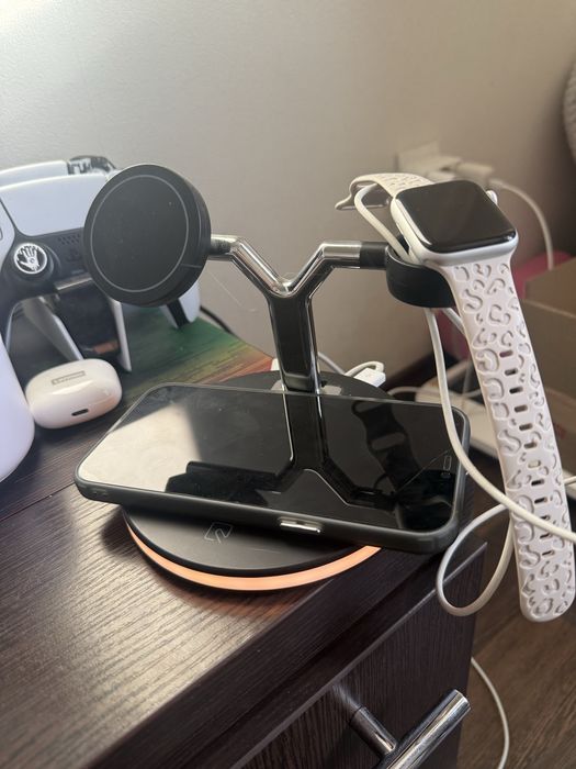 Беспроводная зарядка 3-в-1 для iPhone, Apple Watch и AirPods