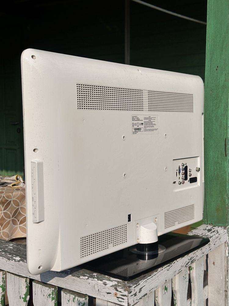 Telewizor SHARP LC32LE320E uszkodzony