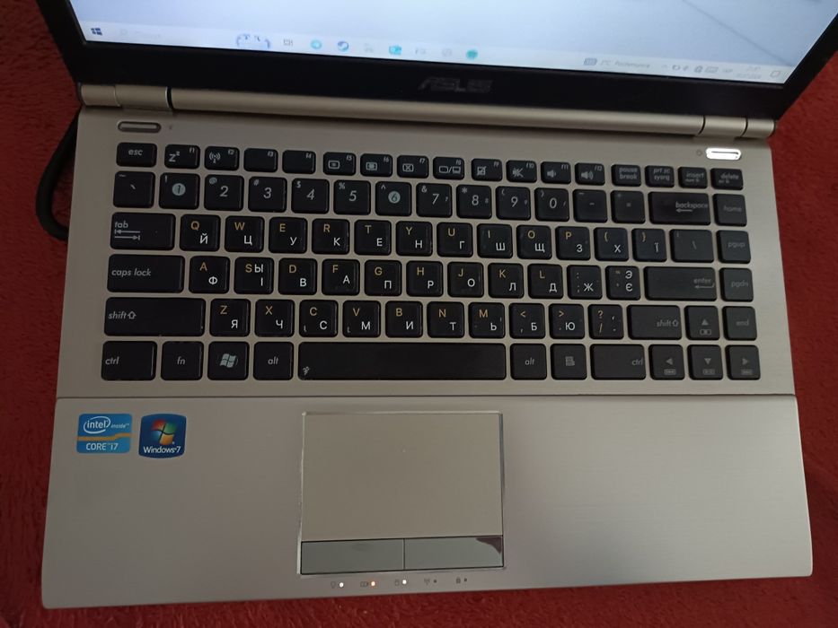 Продаю ноутбук ASUS 14" 8Гб швидкісний процесор intel core i7 inside