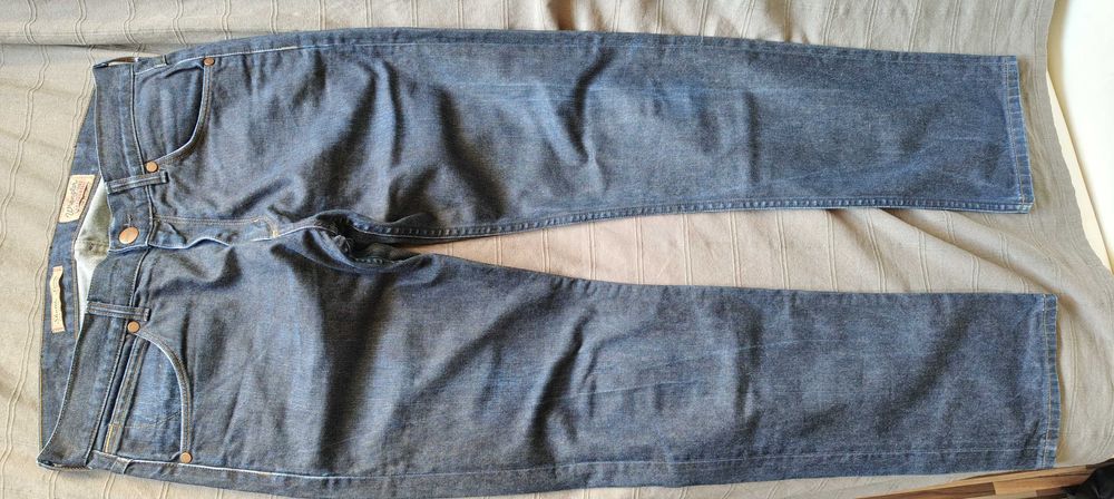 Wrangler Greensboro. W33 L32