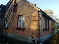 Продається частина будинку в місті