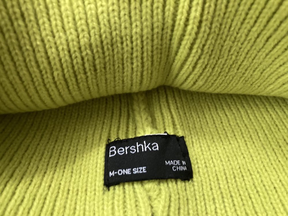 Шапка трикотажная Bershka