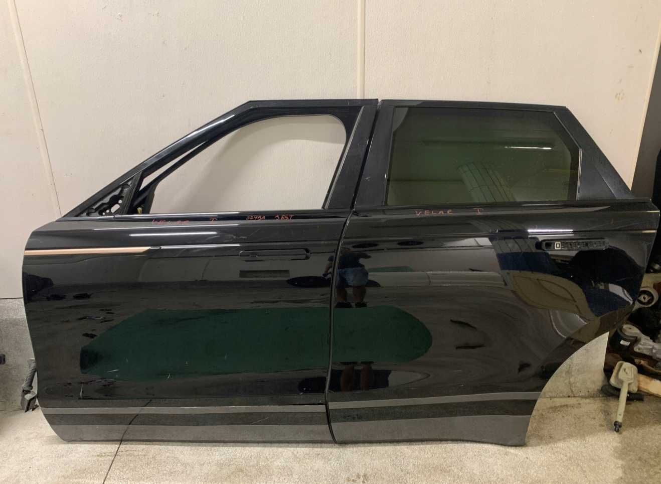 Дверка передня/задня, сторона права/ліва RANGE ROVER VELAR L560