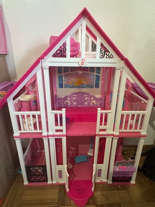 Casa da barbie completa com carro
