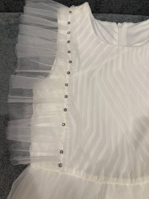 Святкова сукня на дівчинку 7-8 років