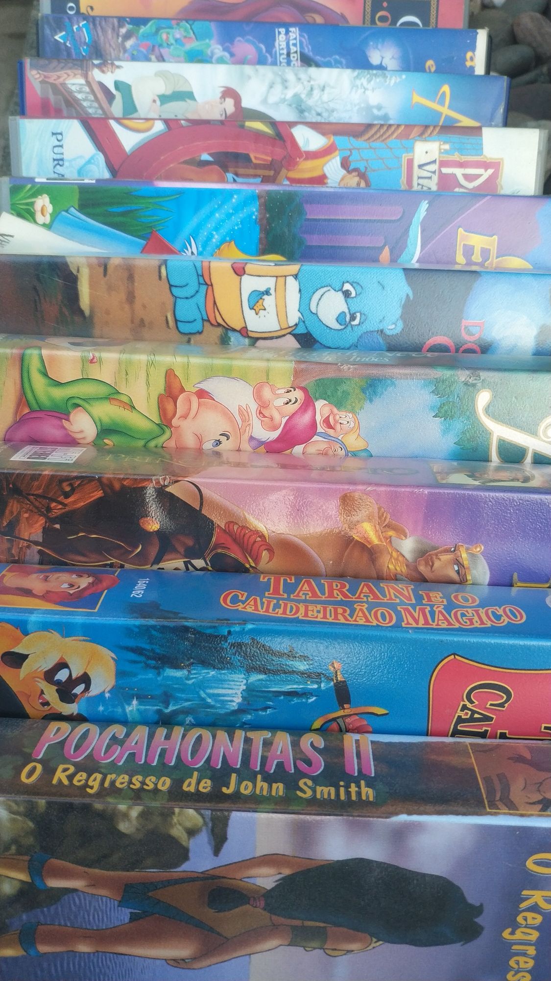 Baixa de Preço - Tudo 8 eur - VHS DVDs banda desenhada (rei leão etc))