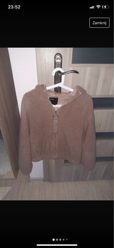 Kurtka futerko Bershka M różowy
