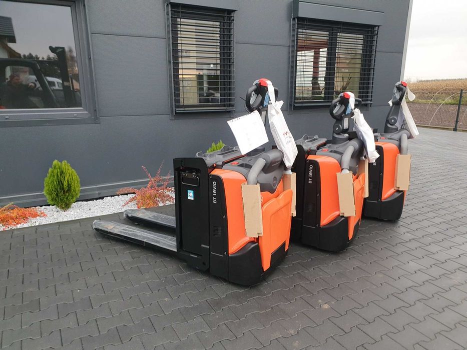 Wózek Toyota LPE200 Nowy 2023r z Podestem Boczna Wymiana, BT LPe220