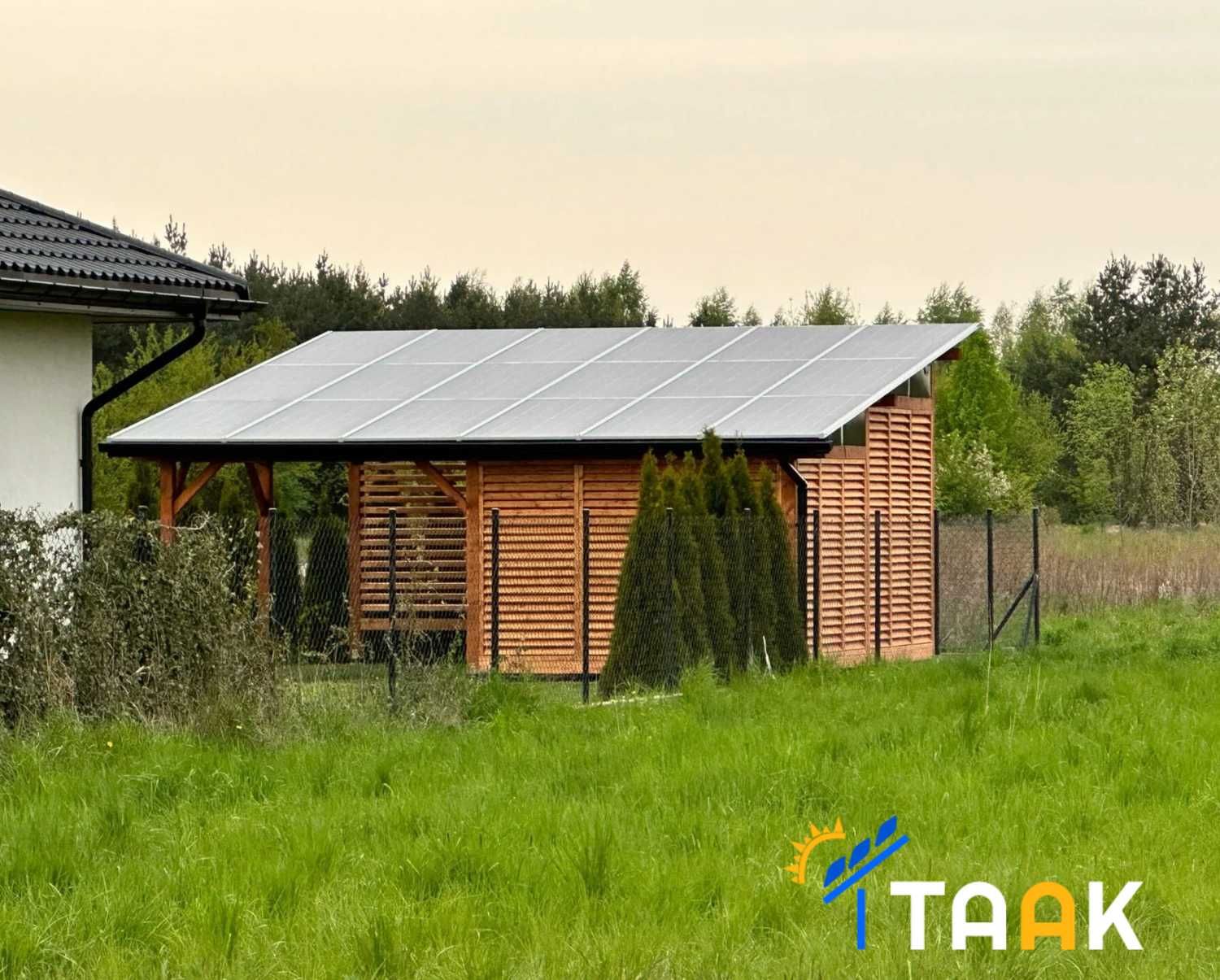 Drewniana Wiata Altana Fotowoltaiczna 9.9 kW z magazynem 15 kWh