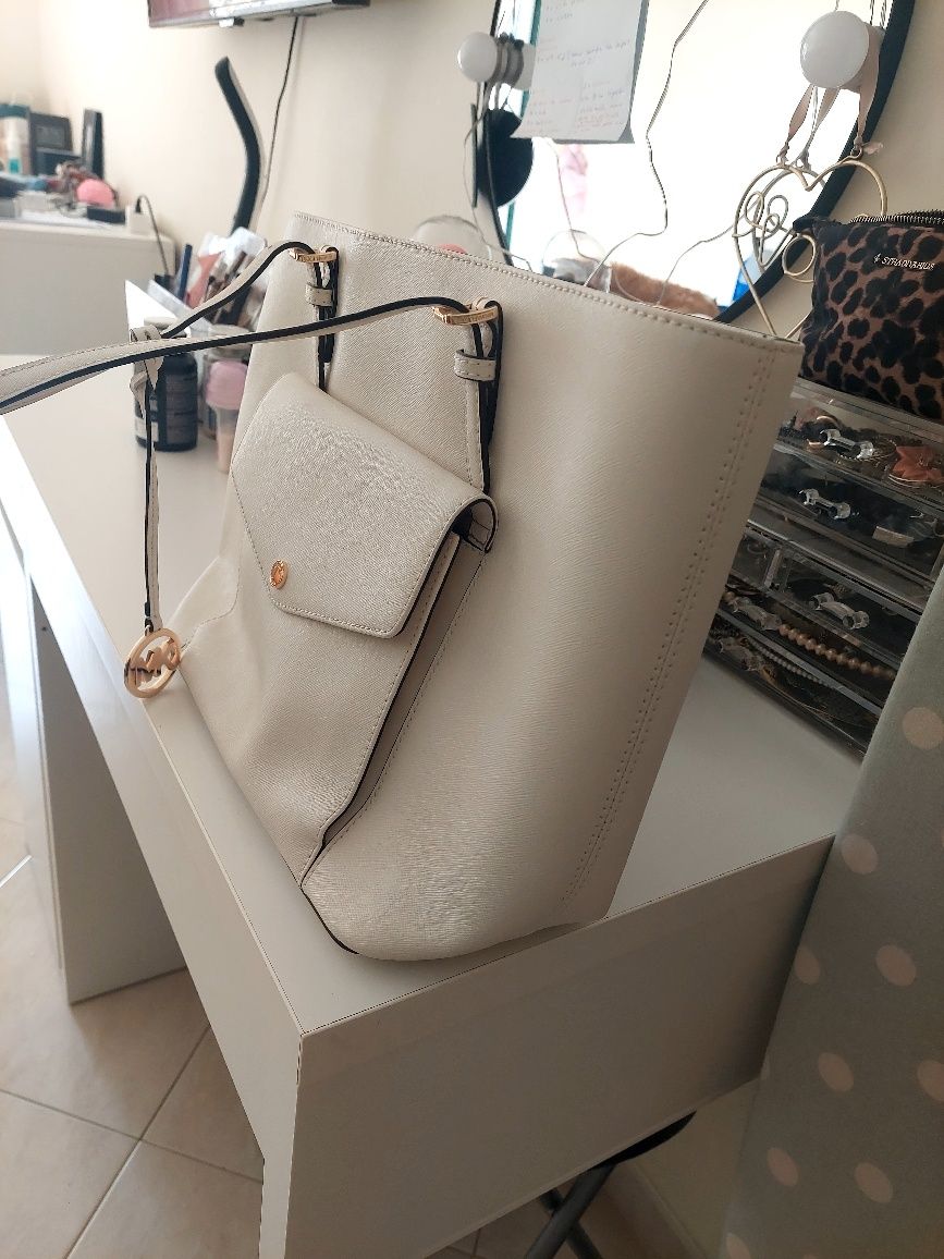 Mala Michael Kors
