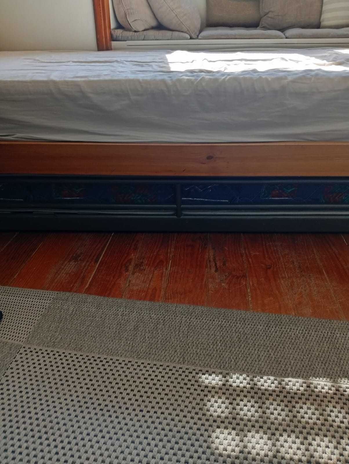 Cama com cama de gavetão