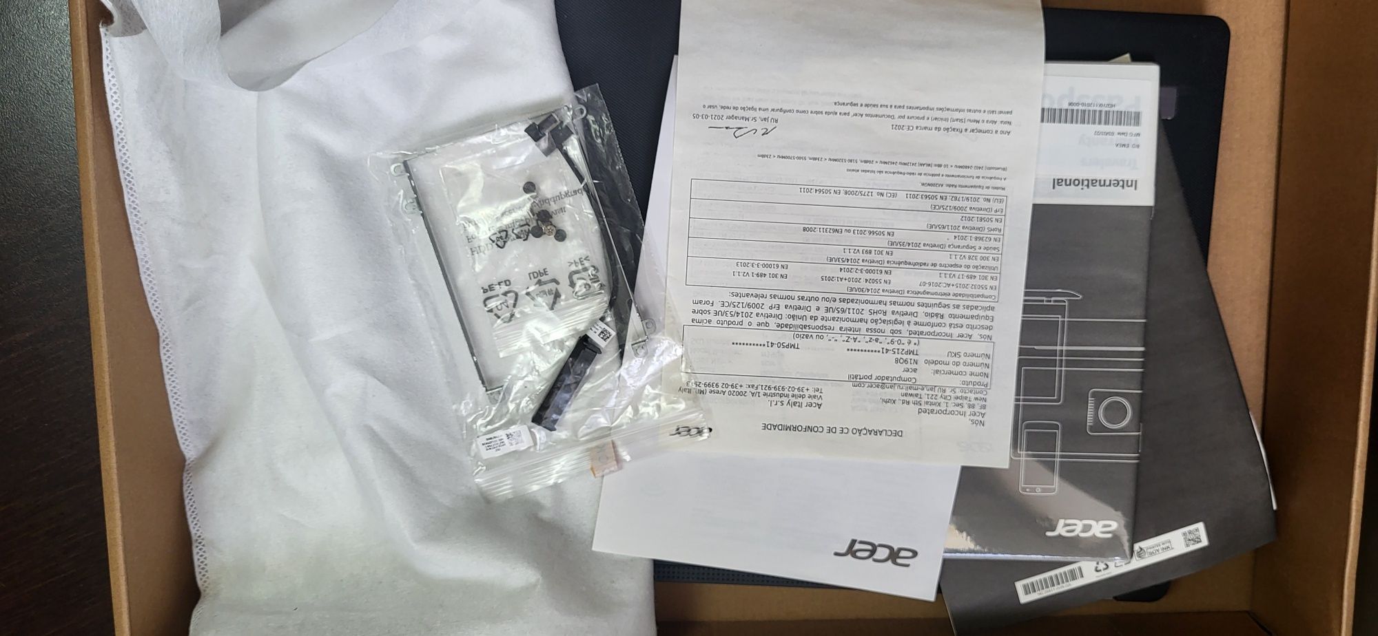 Acer travelmate p215-41 Windows 11 pro