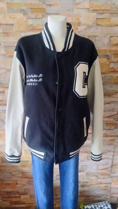 Młodzieżowa męska kurtka bejsbolówka skórzane rękawy rozmiar M