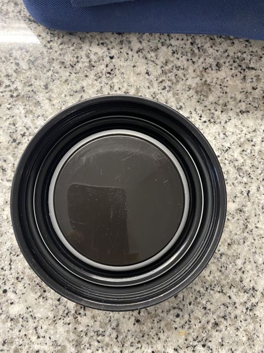 Termo com taça na tampa