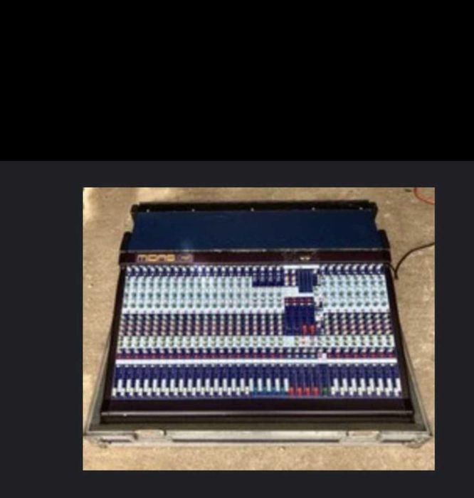 Midas Venice 320 mixing recording console with flight case