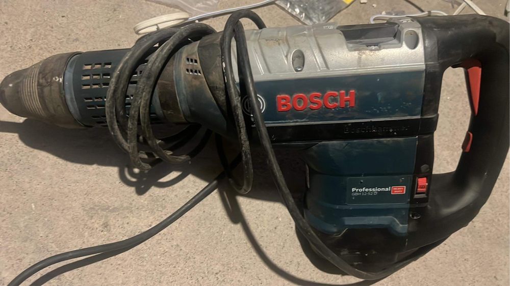 Młot wyburzeniowy młotowiertarka Bosch GBH 12-52D