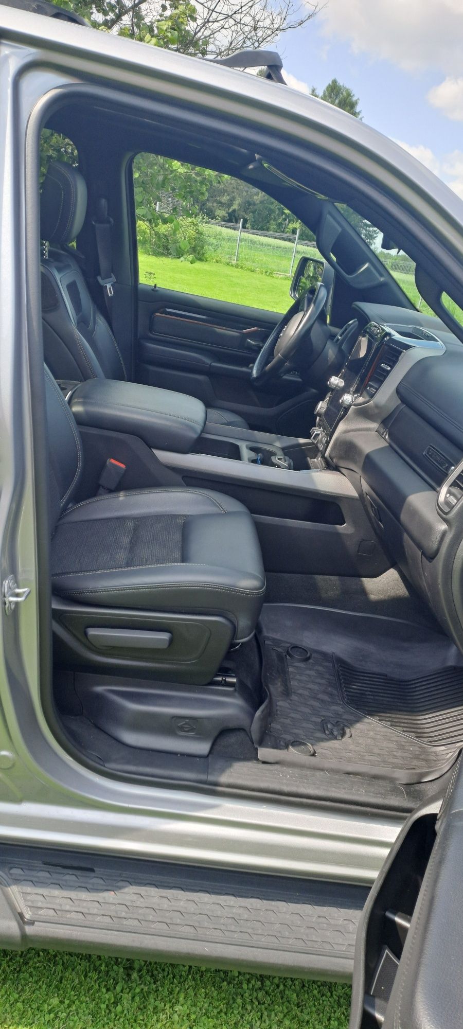 RAM 1500 "BUILT TO SERVE" jak nowy, Bezwypadkowy
