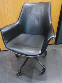 Крісло офісне OMAR чорне екошкіра
