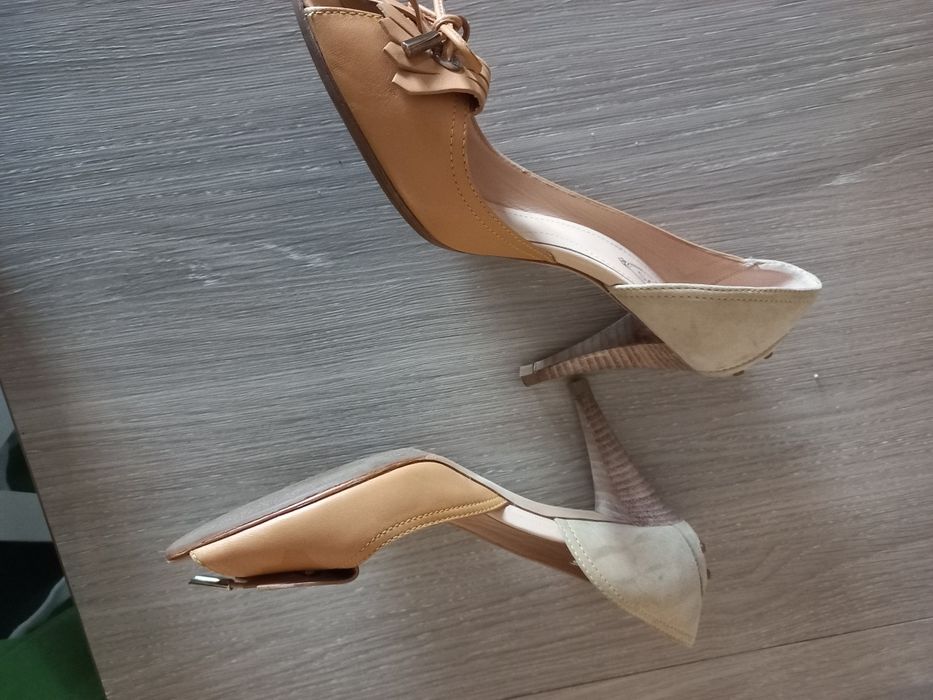 Buty na obcasie tod's