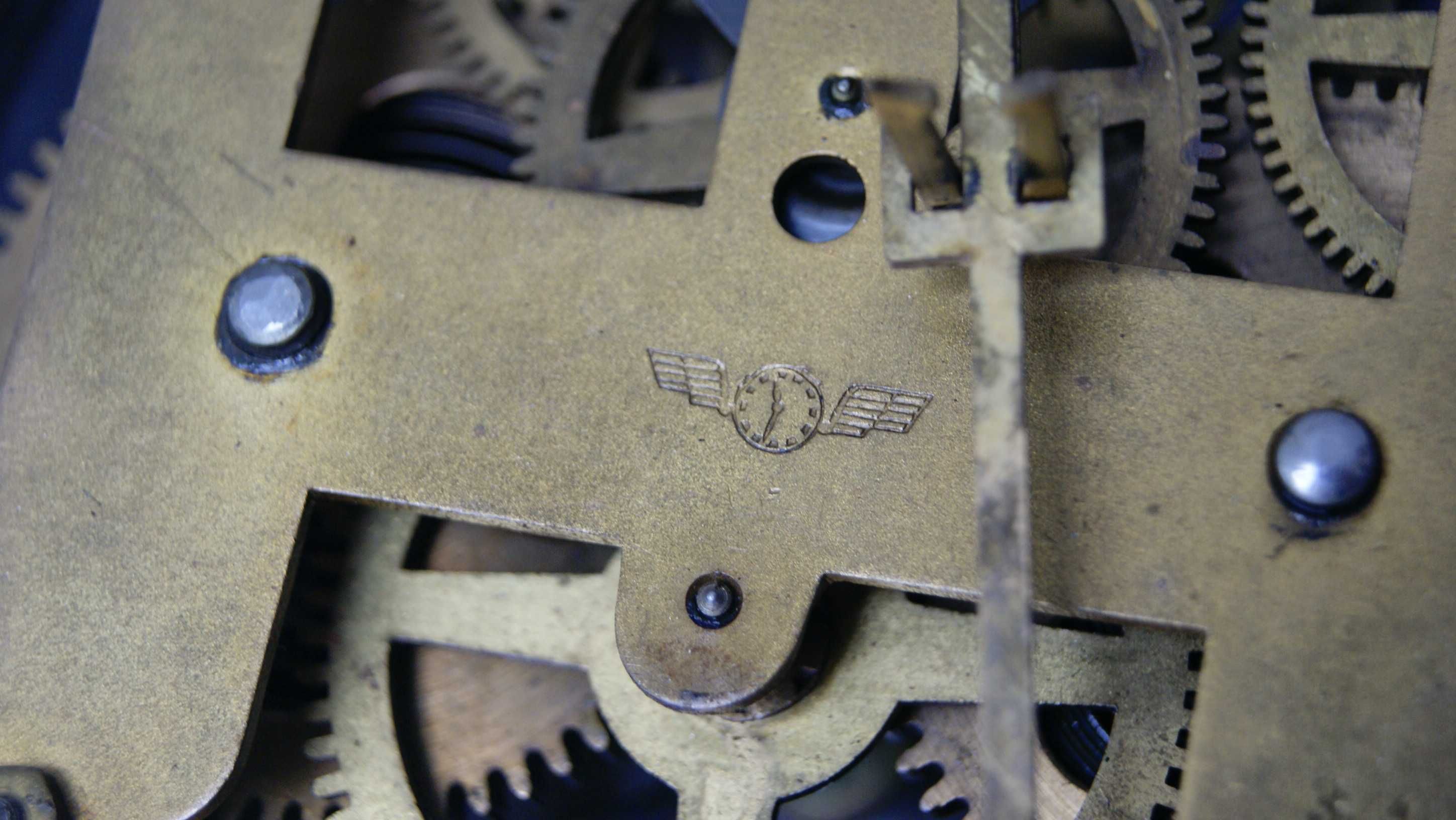 267 Zegar wiszący mechaniczny Kienzle antyk